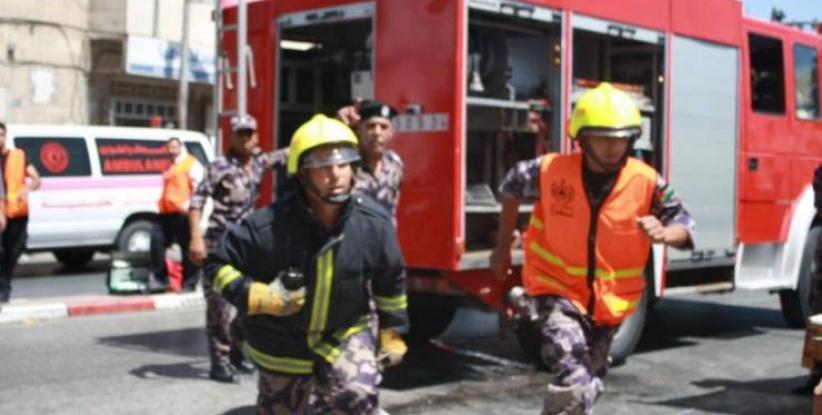 دفاع مدني بيت لحم يحمي عائلة ويخمد حريق منزل في الدهيشة