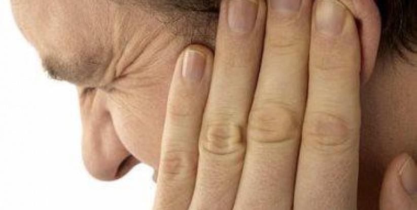 بتسمع صوت صفير أو 