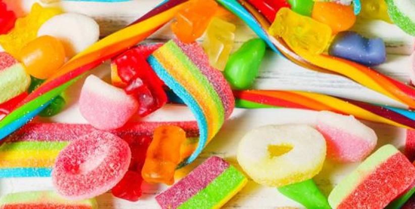 تناول كميات كبيرة من السكر قد يصيبك بالسرطان