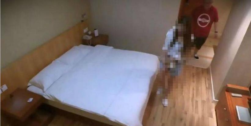 عرضت عذريتها للبيع مقابل الحصول على أيفون 8... لقنت درساً لن تنساه أبداً!