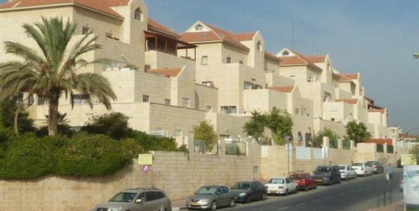 الخليل- تجميد بناء 31 وحدة استيطانية في المحطة القديمة