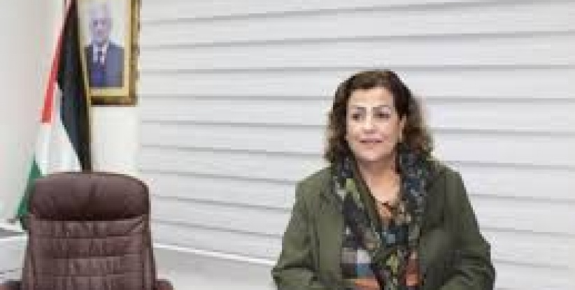 الاحتلال يمنع عضو المجلس الثوري لفتح سلوى هديب من زيارة قطاع غزة