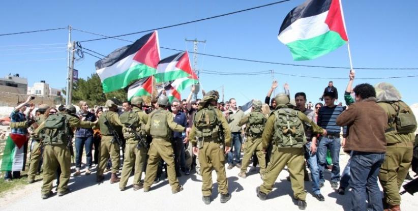 الاحتلال يقمع مسيرة 