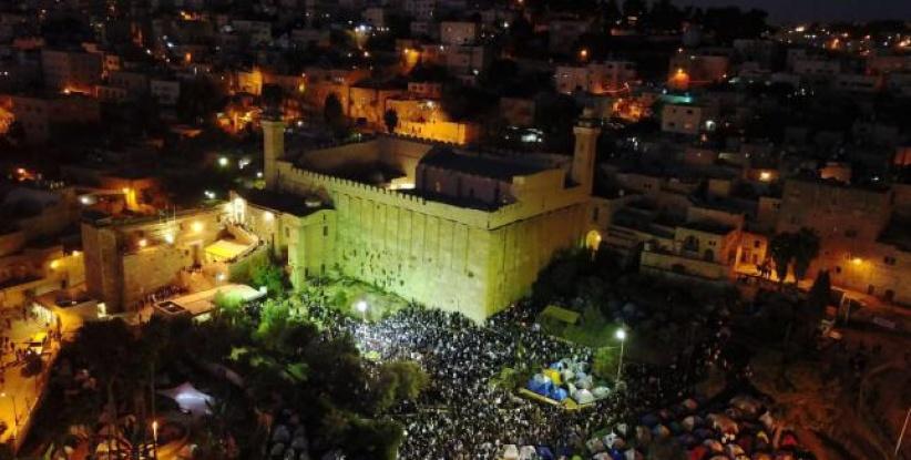 الخليل : 35 الف مستوطن يقتحمون الحرم الابراهيمي الشريف