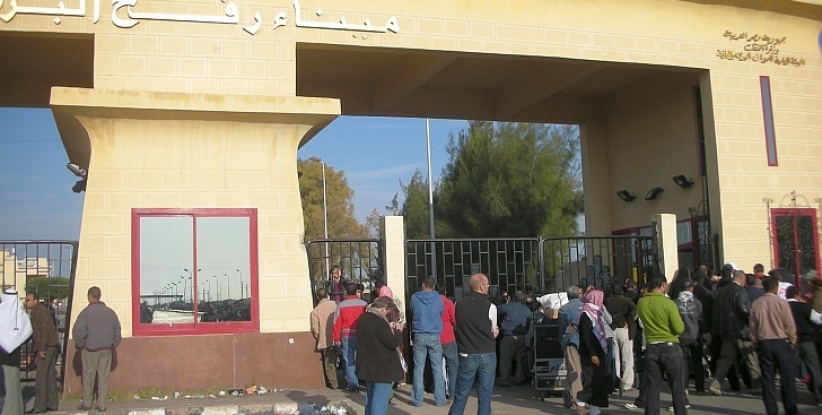 السلطة تتسلم معابر قطاع غزة