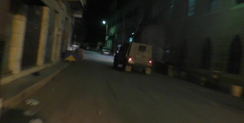 اختناقات ببيت أمر وإخطار بهدم صرح شهيد بالخليل