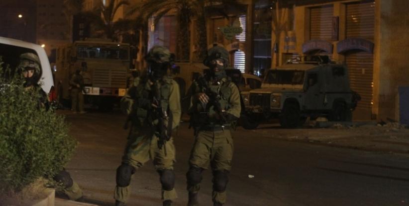 حملة اعتقالات بالضفة تطال اسرى محررين