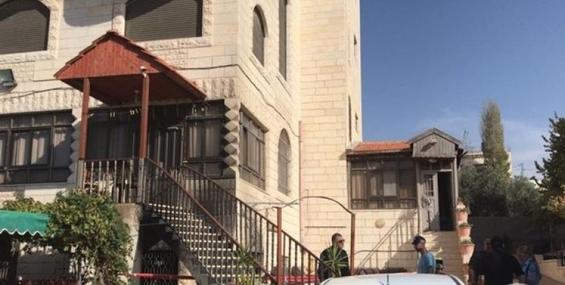 اصابة طفلين بجروح خطيرة باندلاع حريق شمال القدس