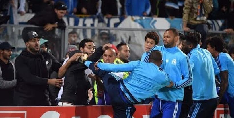 شاهد- لحظة الغضب التي حوّلت لاعباً شهيراً لمصارع