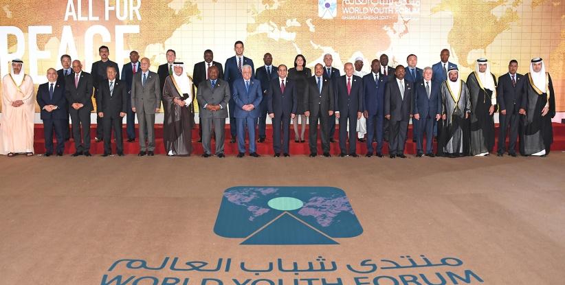 الرئيس يلتقي عددا من الشباب الفلسطينيين المشاركين في منتدى شباب العالم