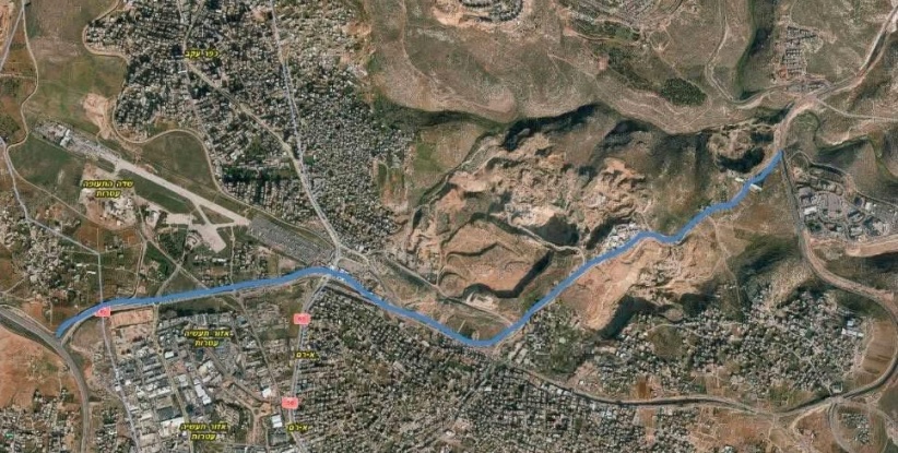 سلطات الاحتلال تبدأ بشق 