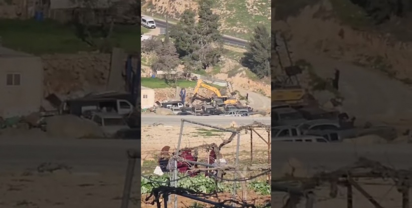 قوات الاحتلال تهدم عمارة سكنية في مدينة الخليل