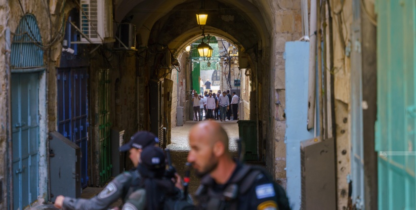 القدس: الاحتلال يجبر المحال التجارية في البلدة القديمة على الإغلاق
