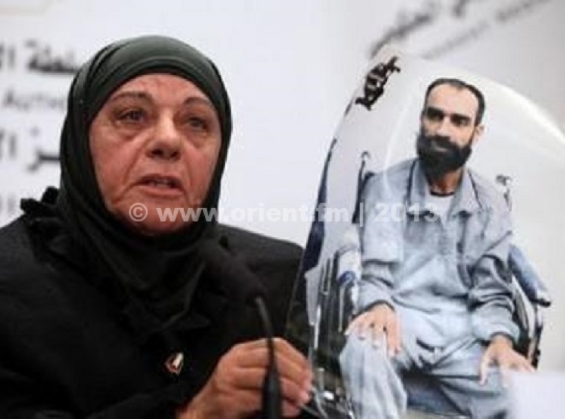 والدة العيساوي تسلم رسالة لـ