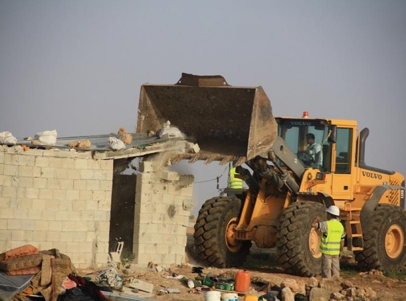 الاحتلال يهدم بركسا وحظيرة اغنام في بيت لحم