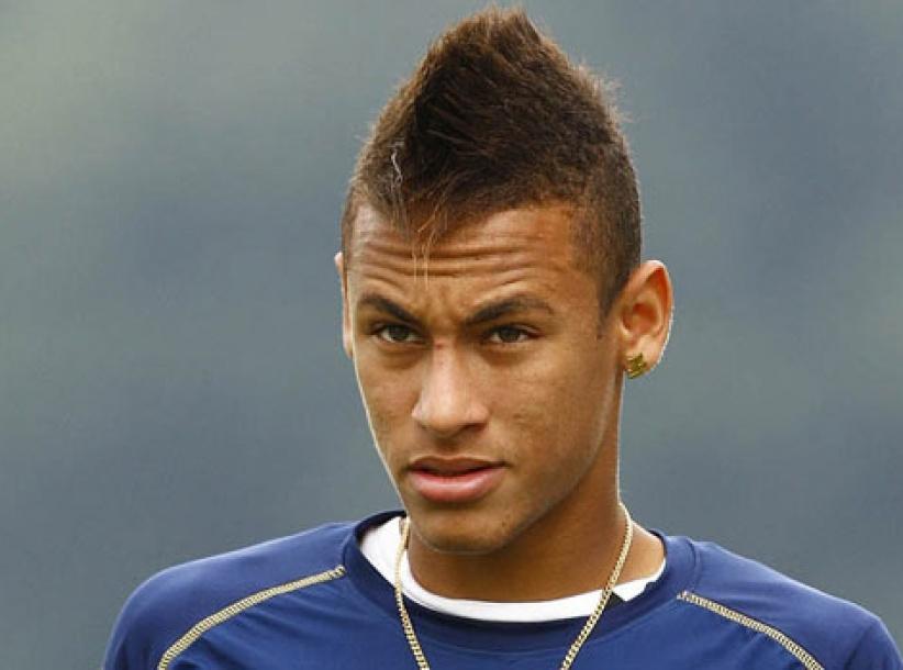 نيمار وقع على تعهد بالانضمام إلى برشلونة في يوليو