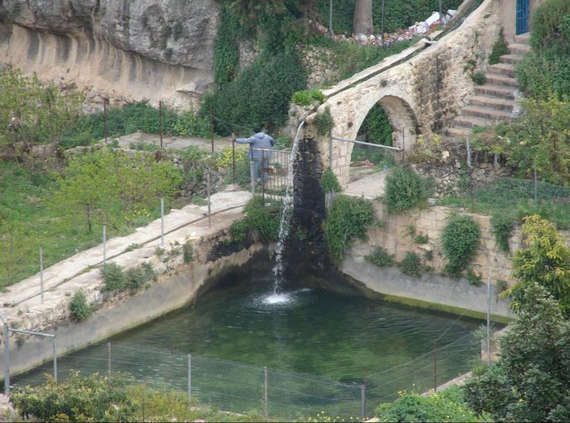 طاقم من راديو اورينت وتلفزيون المهد يشارك في جولة صحفية في قرية بتير