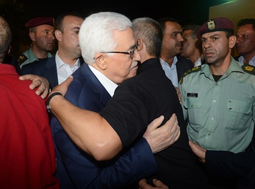 بالصور : الرئيس في استقبال الأسرى