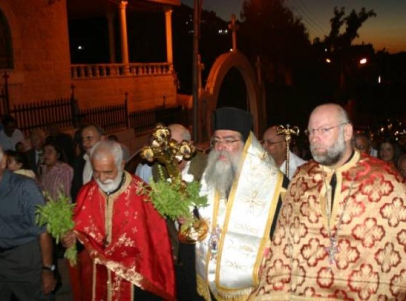 الطوائف الغربية تحتفل بعيد رفع الصليب المقدس