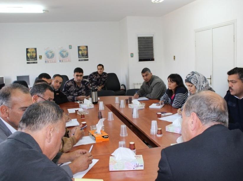 المحافظ يجتمع بلجنة الطوارئ التي ستعمل في المنخفضات الجوية