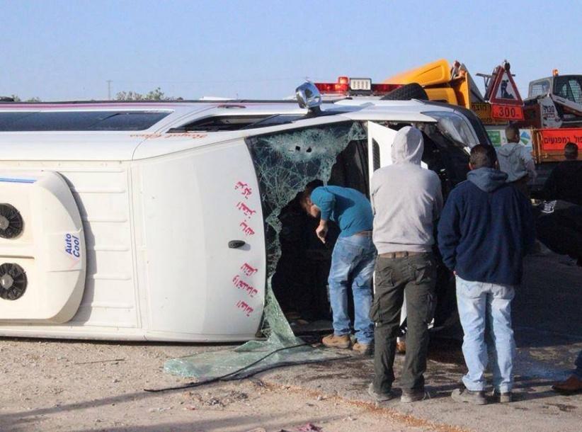 اصابة 26 مواطن في حادث سير وقع صباح اليوم على طريق الخليل بيت لحم ( صور )