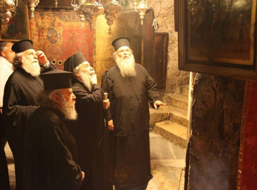 بالصور: غبطة البطريرك ثيوفيلوس الثالث بطريرك يتفقد كنيسة المهد بعد الحادث