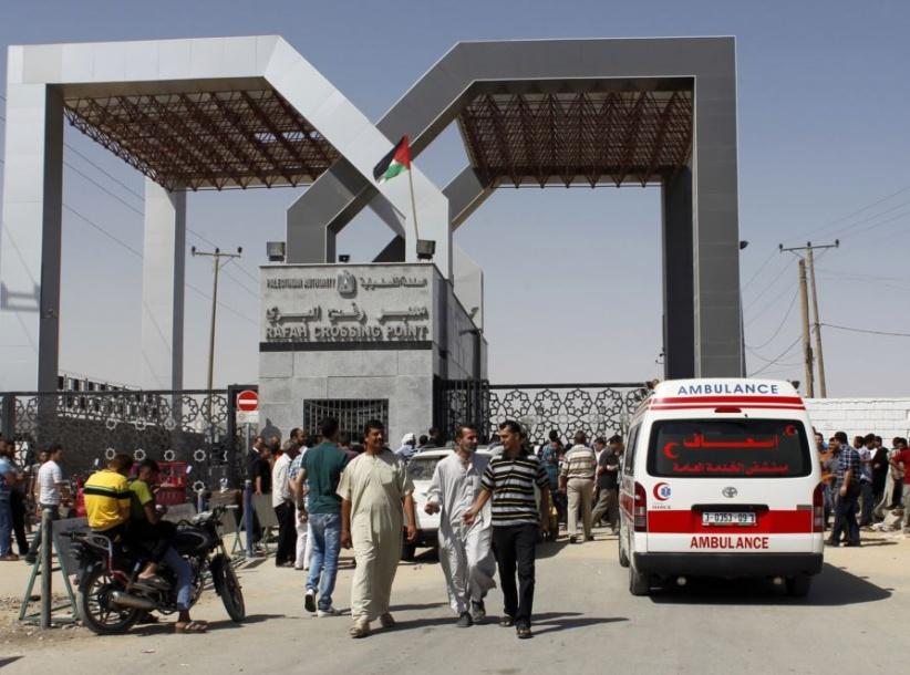 مصر تفتح معبر رفح استثنائيا لسفر للحالات الانسانية