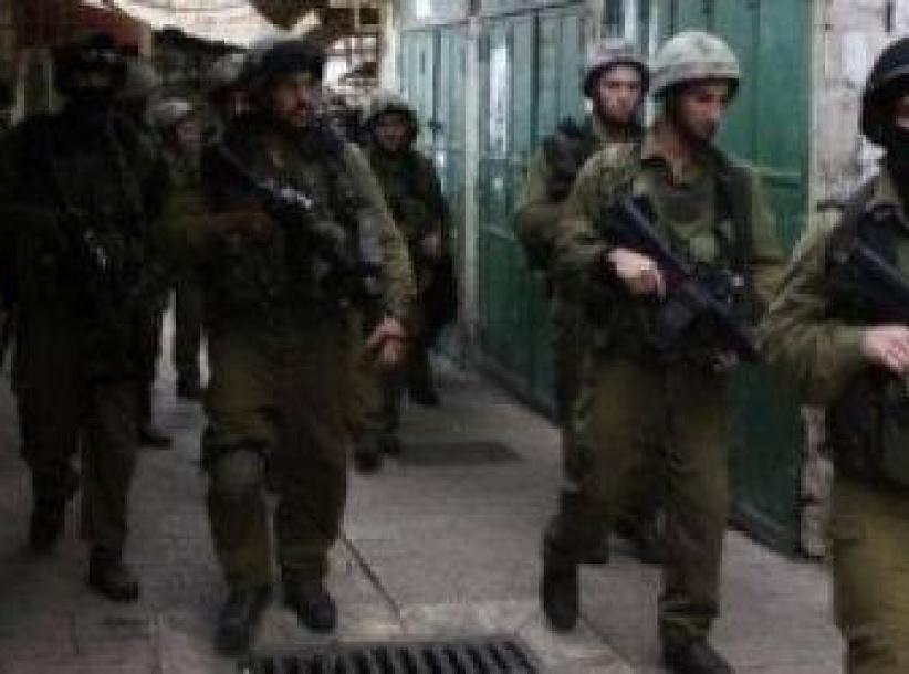 قوات الاحتلال تعتقل شابين من نابلس