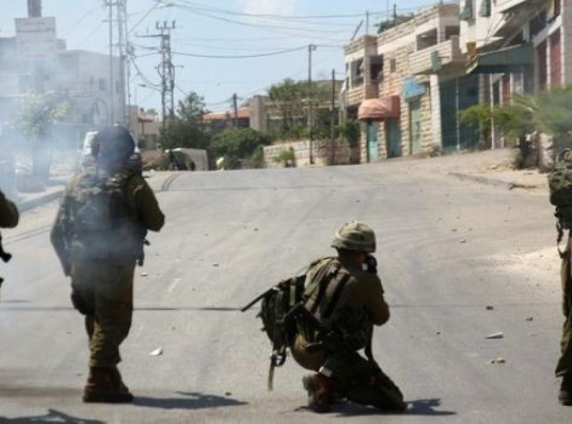 إصابة طفلين برصاص الاحتلال واعتقال 10 اخرين في البيرة