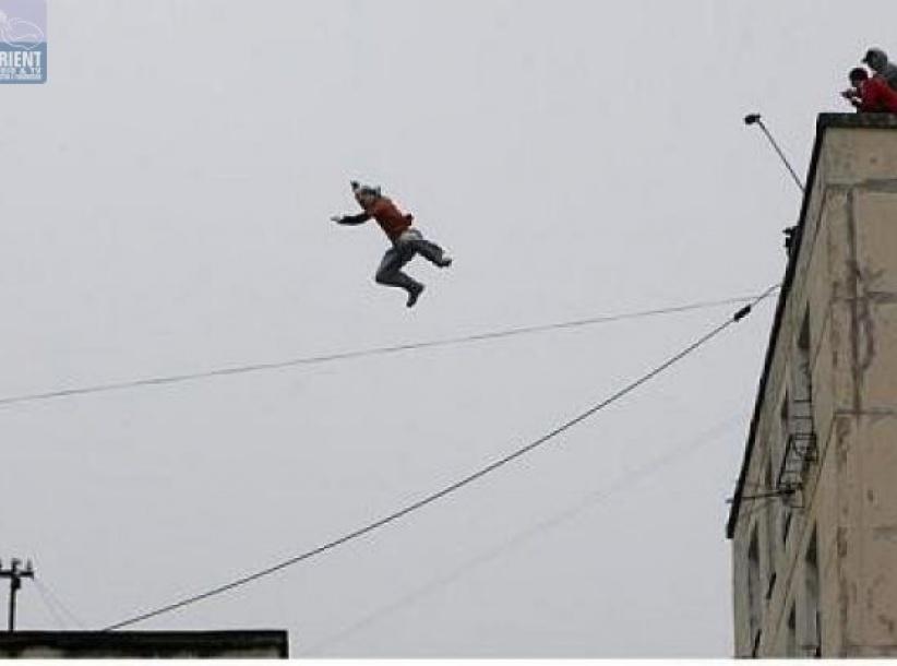 مواطن يلقي بنفسه من الدور الرابع والسبب هو ” أزمه البسطات ” بطولكرم