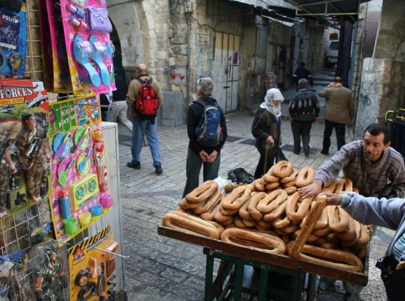 الاحتلال يغلق مدخل 