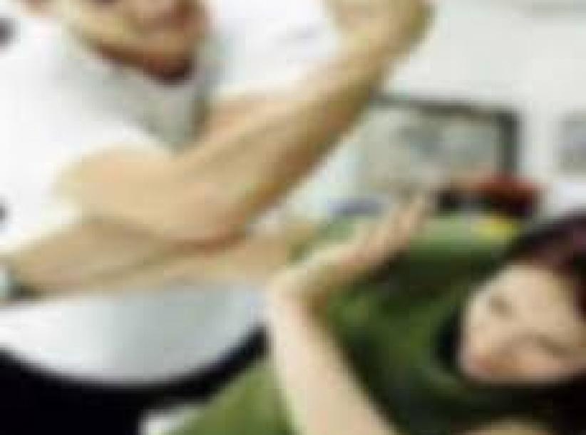 بالفيديو: أب يعذب ابنه بطريقة وحشية... والمذيعة تطرده من الحلقة على الهواء مباشرة