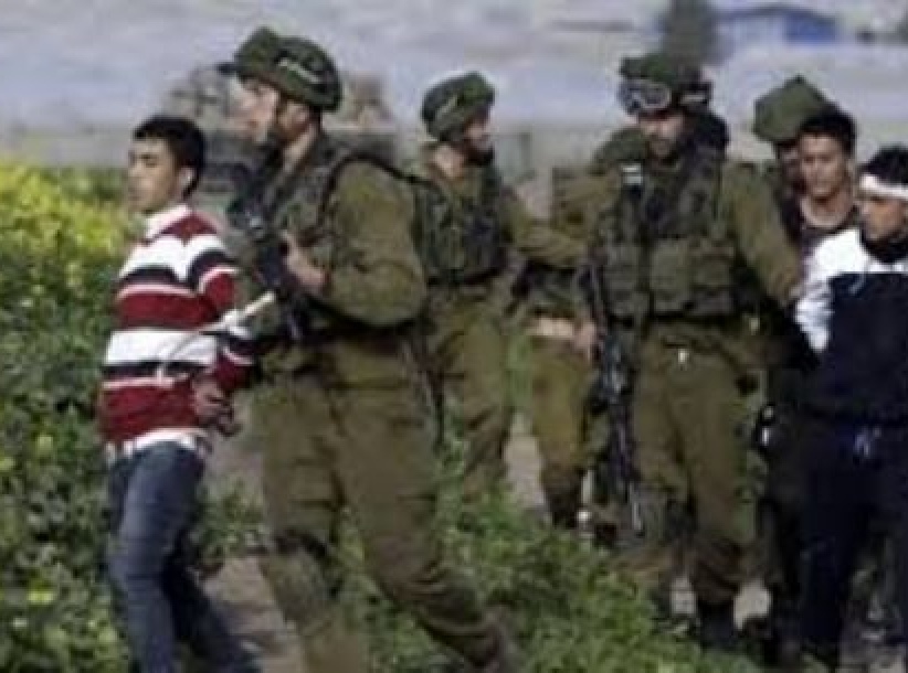 الاحتلال يعتقل ثلاثة شبان شرق بيت لحم