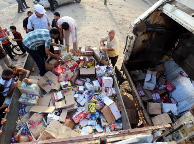 إتلاف 12 طن أغذية فاسدة بخانيونس