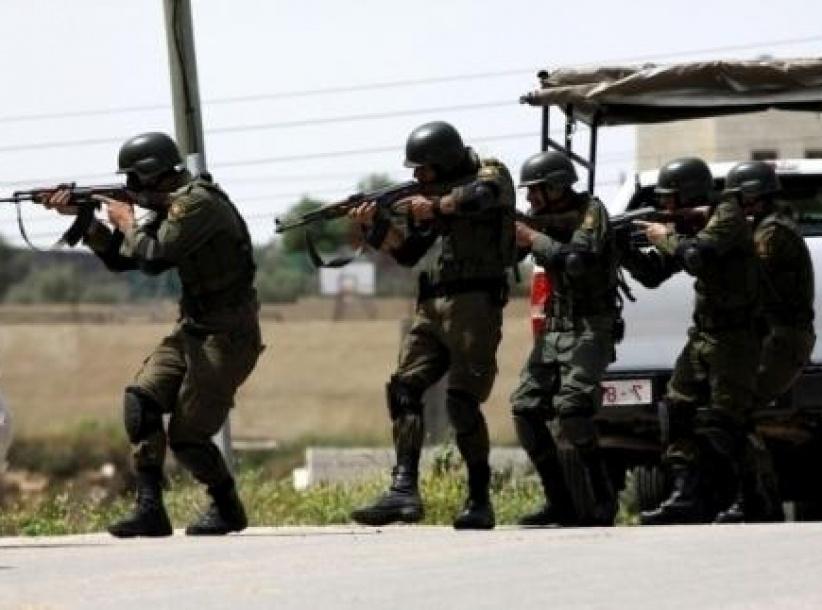 القبض على عصابة مسلحة مختصة بعمليات سطو في الضفة