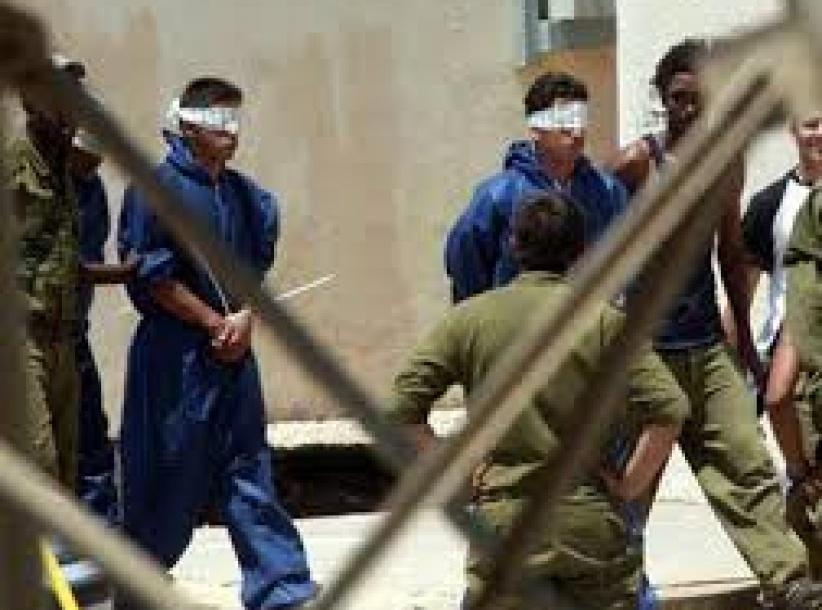 سلطات الاحتلال تجدد الاعتقال الإداري لـ30 أسيرا