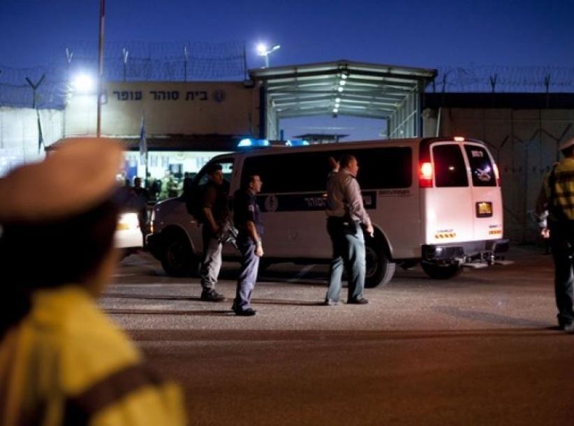 موافقة إسرائيلية على فتح محال بالخليل