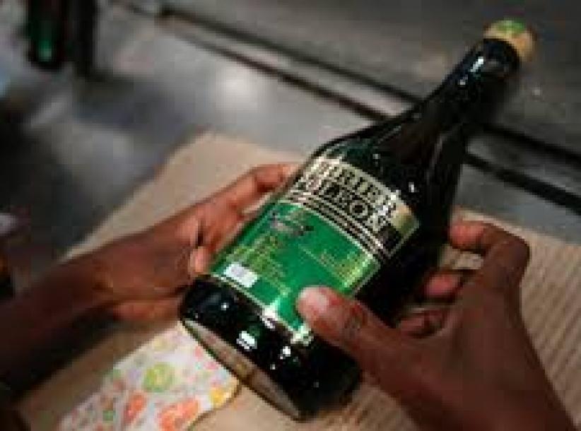 الهند.. حصيلة صرعى الكحول المغشوشة ترتفع إلى 90