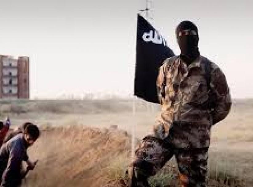 قتيل في هجوم شنه رجل يحمل علم 