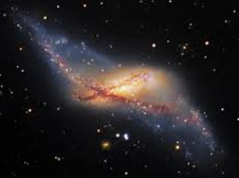 علماء الفلك: ثقب أسود ضخم يستيقظ بمجرة مجاورة