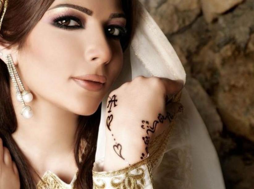 أصالة تسحب كلامها وتعتذر عن مدحها رامز جلال !!