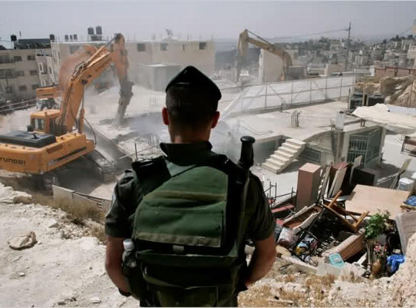 هدم قاعة أفراح ومنشآت تجارية شمال القدس