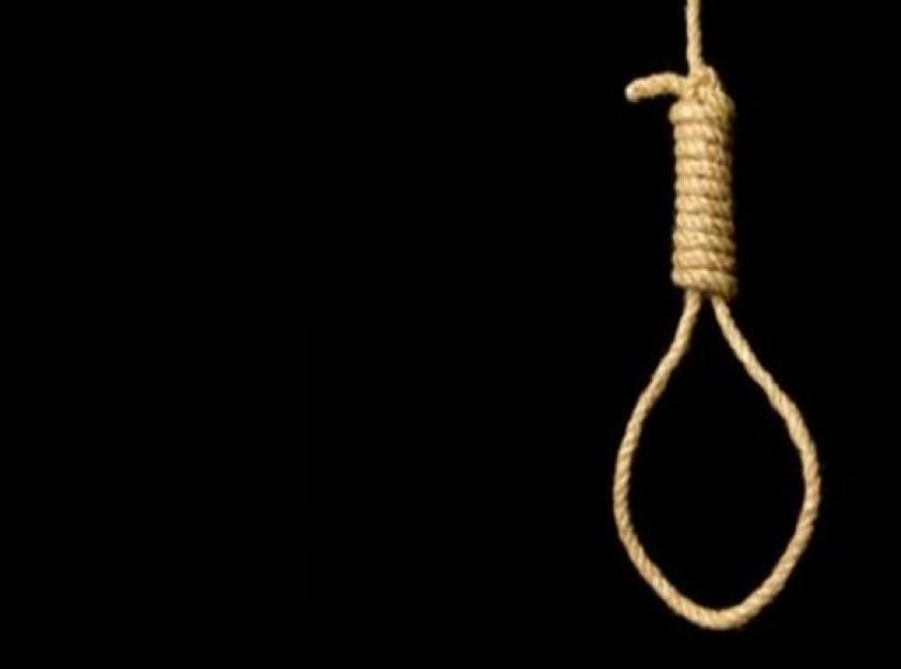 الإعدام لعائلة ساعدت ابنها في اغتصاب طفل ودفنه في الرمال