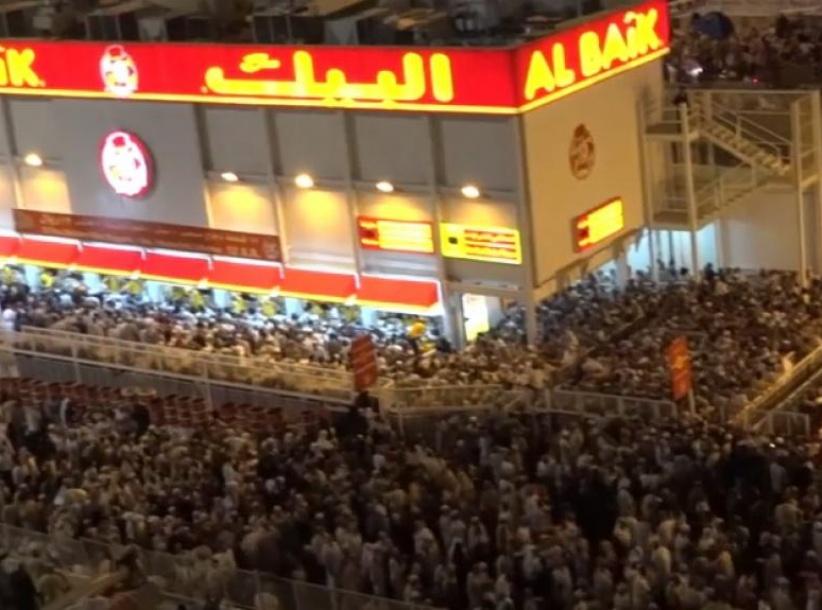 لماذا يتهافت السعوديون على هذا المطعم للوجبات السريعة؟