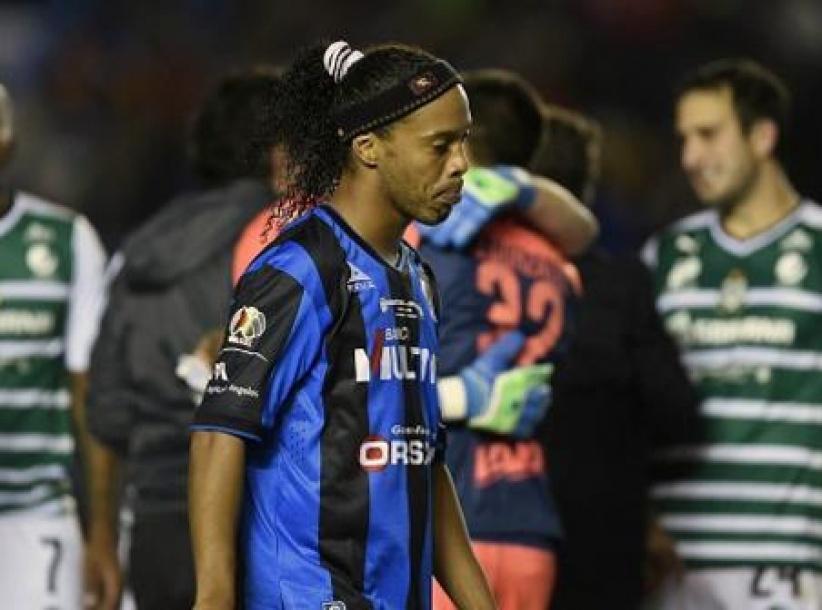 رونالدينيو يتعاقد مع فلومينيسي البرازيلي