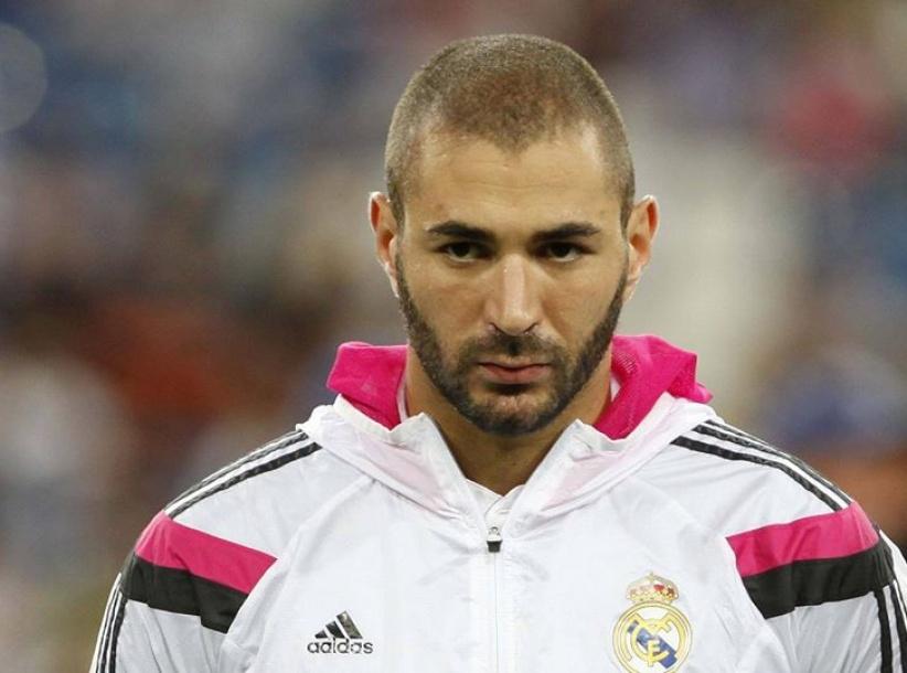 فينغر يتحدث مع بنزيمة لاقناعه بالانتقال لارسنال