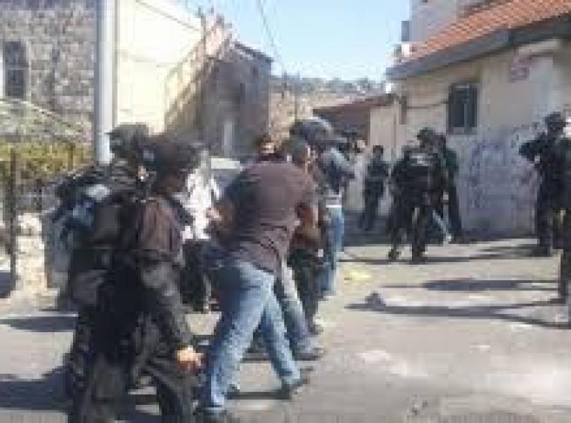 اعتقال 4 مقدسيين من عائلة واحدة بعد الاعتداء عليهم