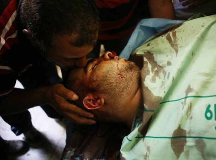 صور:- شهيد برصاص الاحتلال قرب حاجز قلنديا