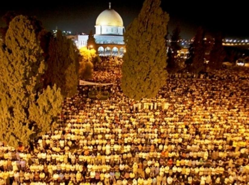 350 ألفاً يحيون ليلة القدر وختم القرآن برحاب المسجد الأقصى