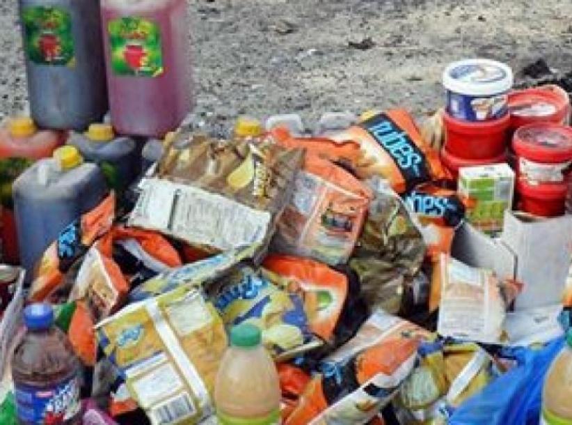 إتلاف 5 أطنان أغذية فاسدة في خانيونس